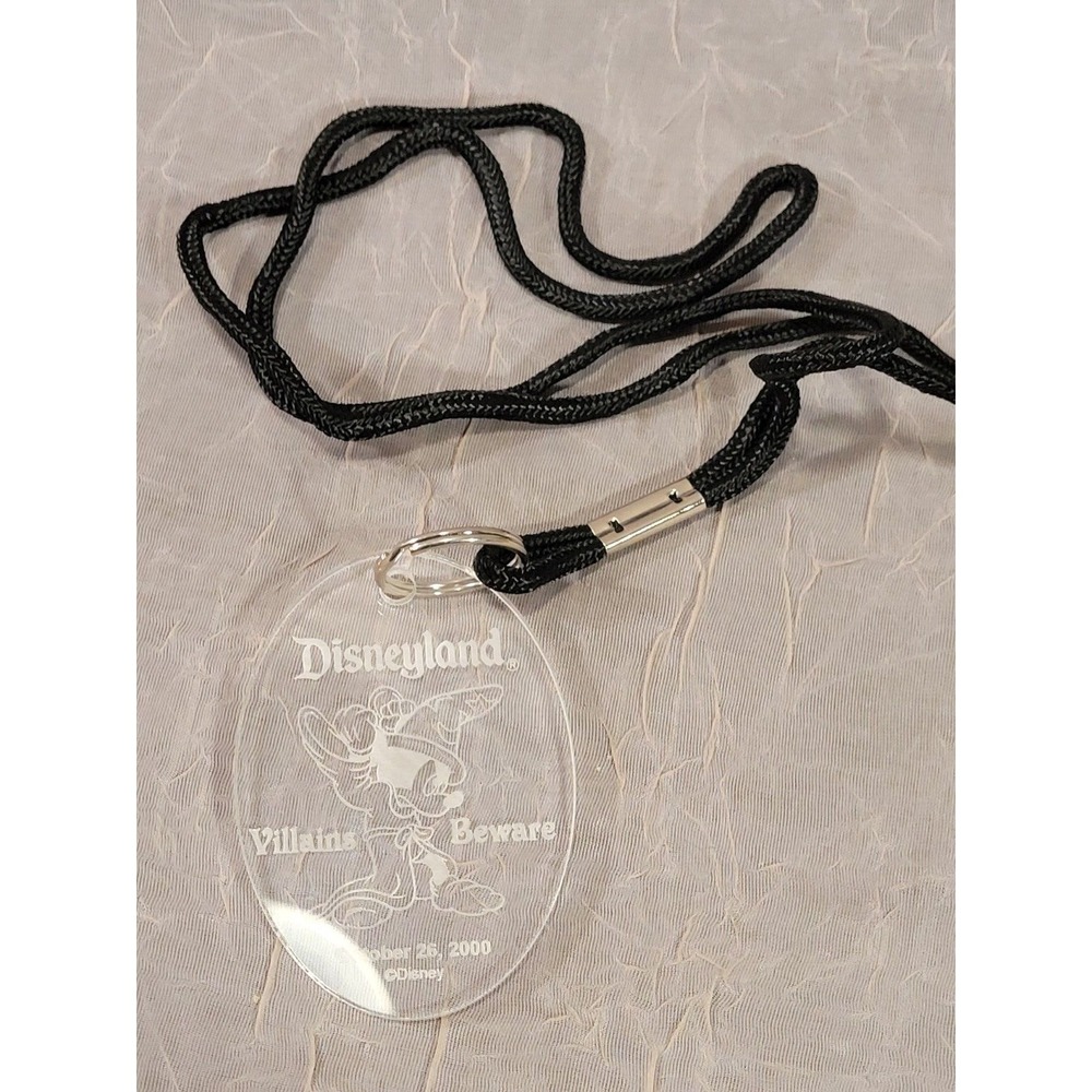 Disneyland Villains Beware Amulet Necklace In-Park Diva Event October 26, 2000